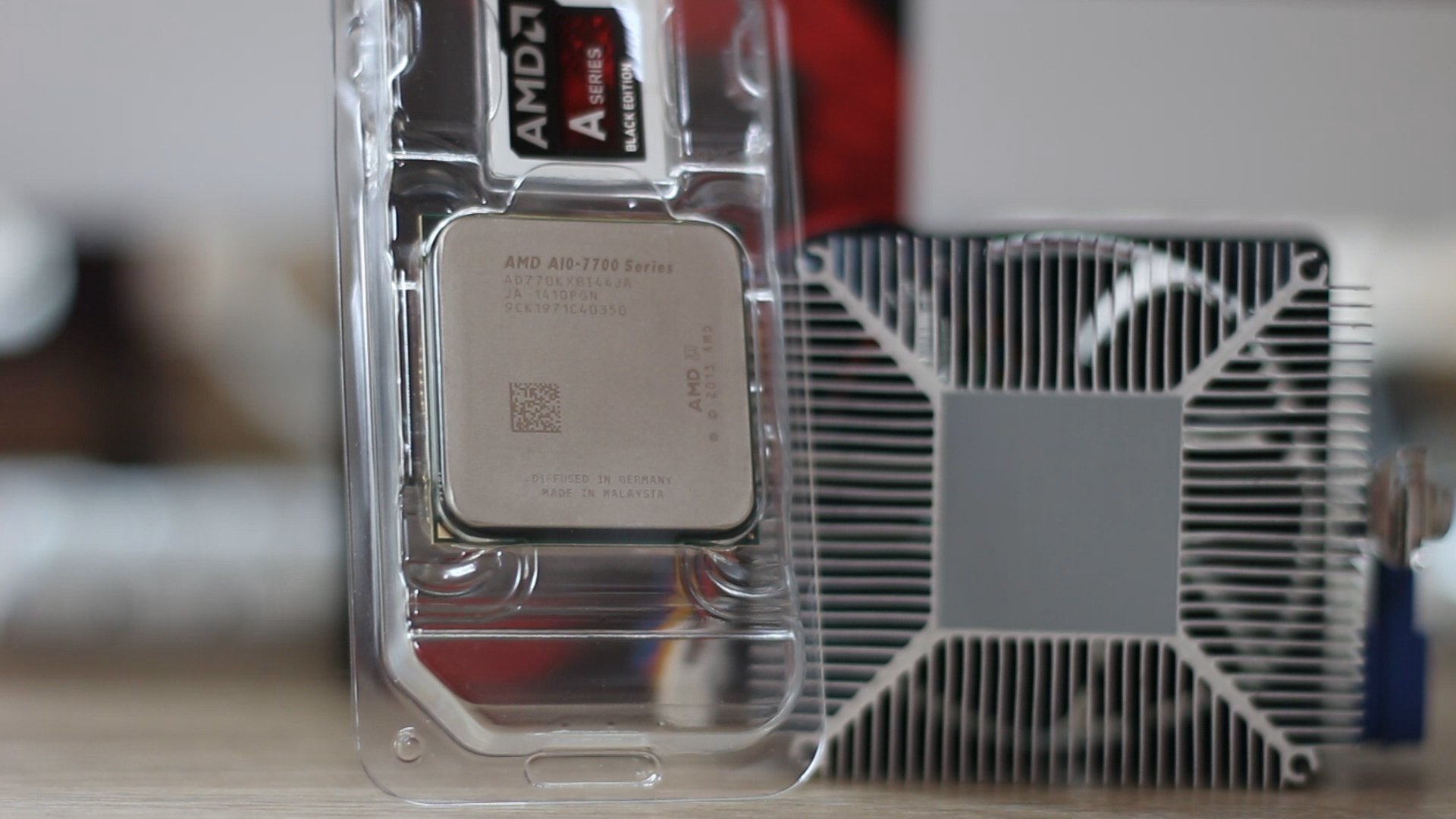 Radeon r7 9700. AMD a10 7700k. Кристалл процессора 7700k. A10-7700. A10-7700k with Radeon™ r7 Series.