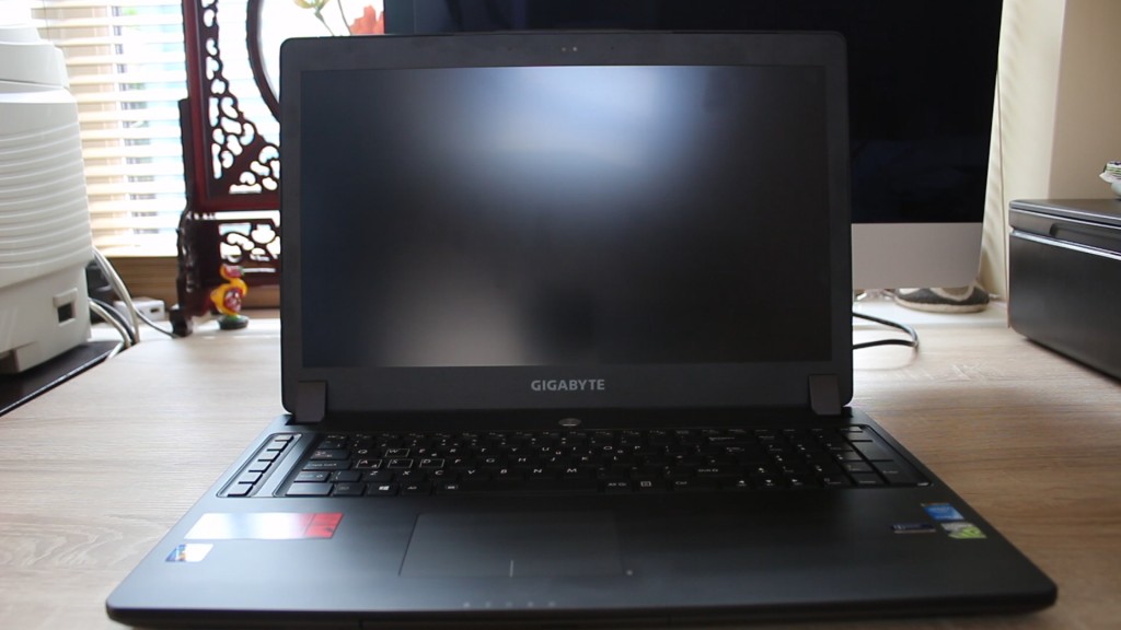 Gigabyte P37X 980m Laptop Review.00_02_19_03.Still009