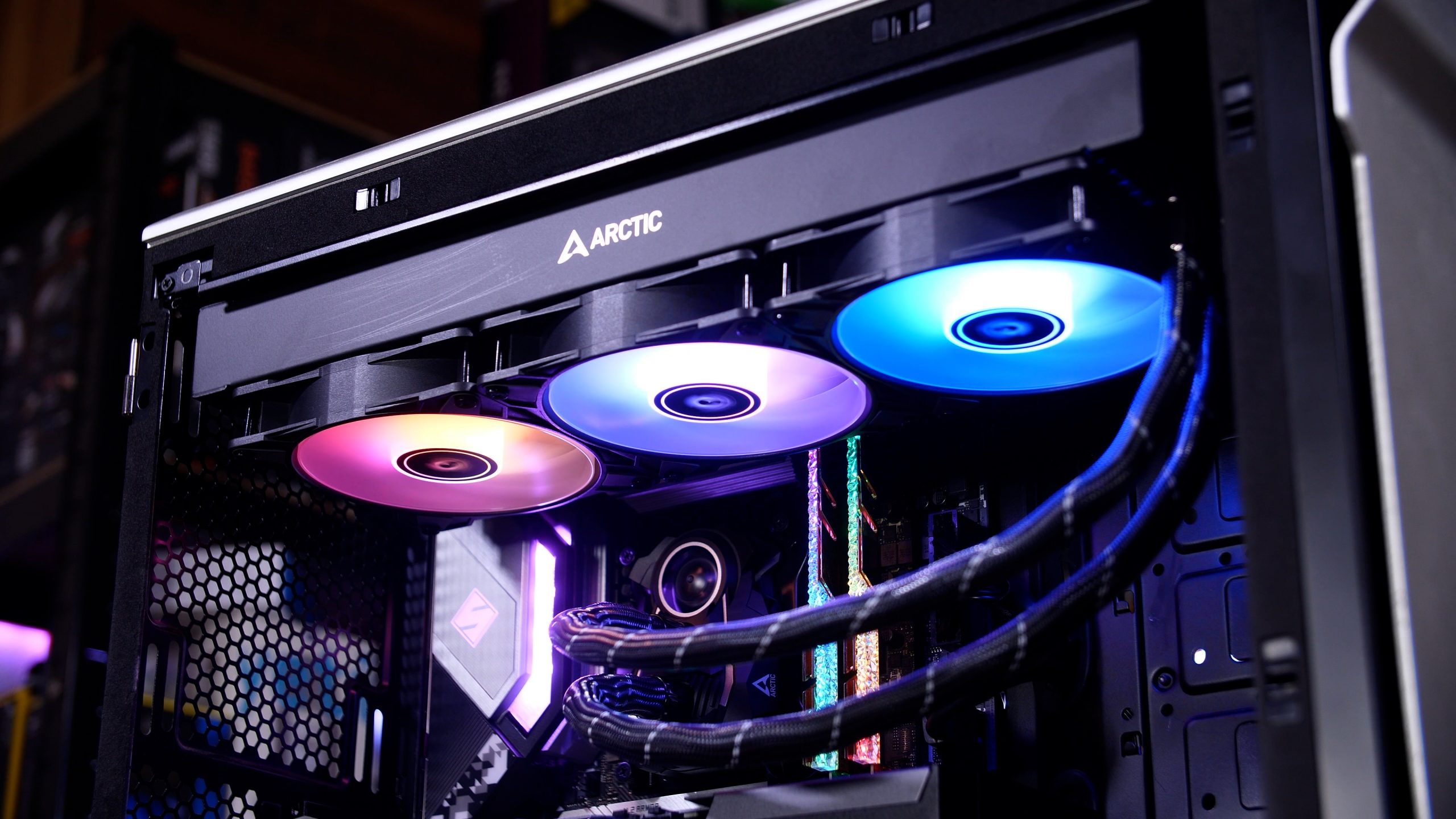 Arctic Liquid Freezer II 240 A-RGB Review Layout, design and features