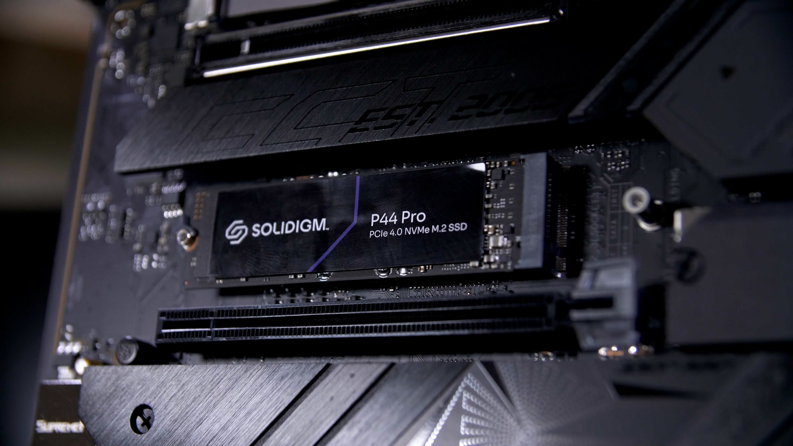 Solidigm 670p Series SSD  Solidigm SSDs for Laptops and Desktop Computers